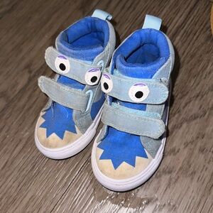 Toddler Cat & Jack Dinosaur size 5 shoe